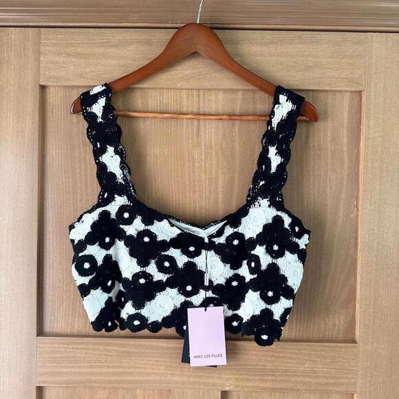 Avec Les Filles Tops - NWT Avec Les Filles Crochet Knit Cropped Tank In Black/White Women’s size XL/XXL
